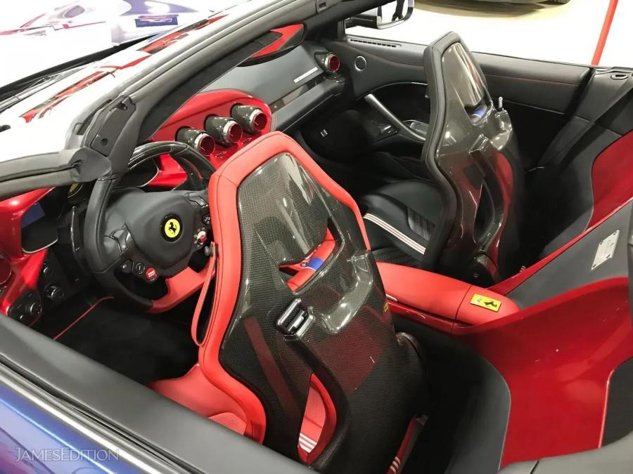 Интерьер Ferrari F60America (215098, 1 of 10) 2016 года  (фото 31 из 34)